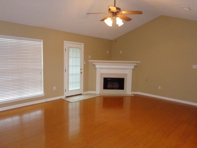 Building Photo - 5767 Kuykendall Dr