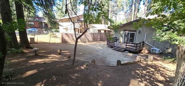 Building Photo - 2977 Oak St