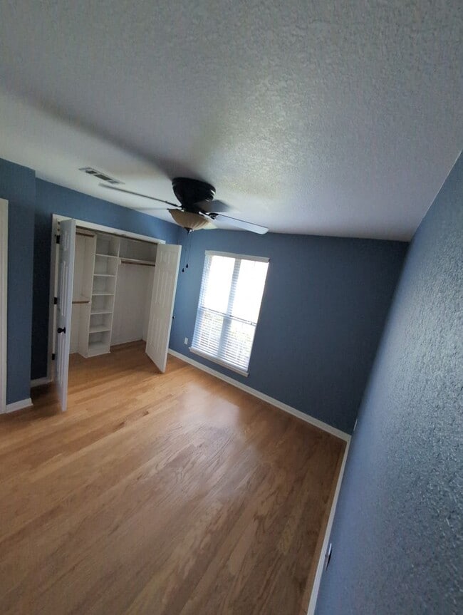Building Photo - 7647 Rosewood Dr