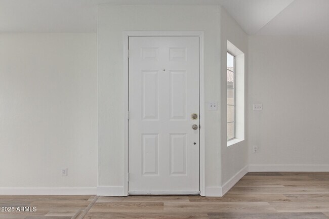 Foto del edificio - 829 N Bluejay Dr