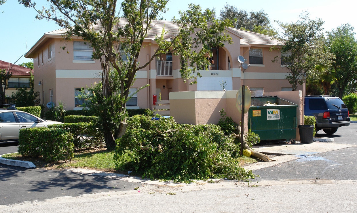 Building Photo - L&P Apartments