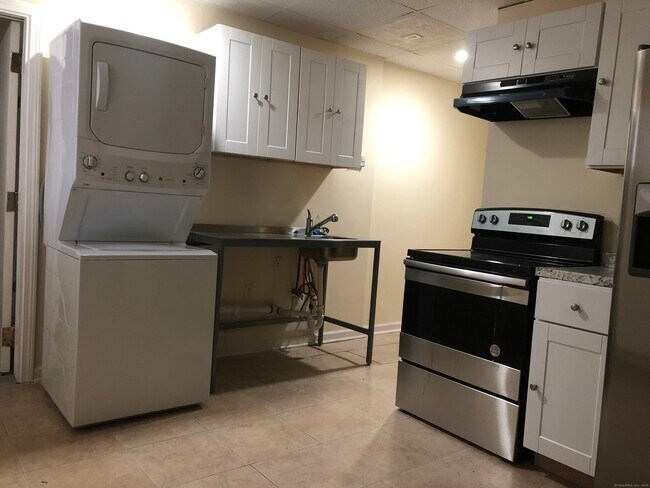 Foto del edificio - 1399 State St