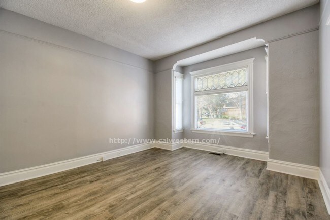 Foto del edificio - Victorian Home in Great Downtown Location