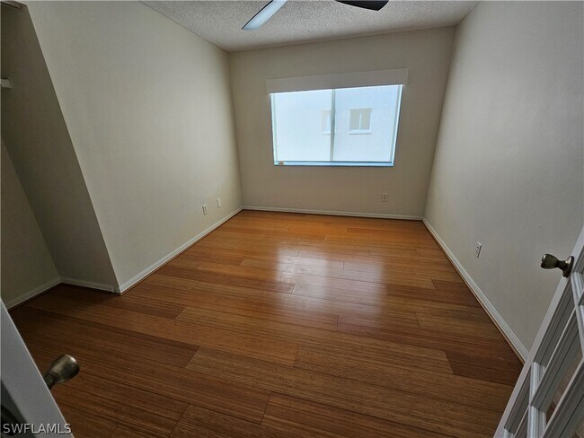 Foto del edificio - 7719 Jewel Ln