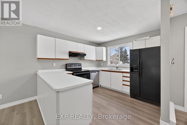 Building Photo - 15 Watts Crescent