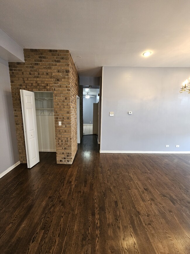 120-e-45th-st-chicago-il-60653-house-rental-in-chicago-il