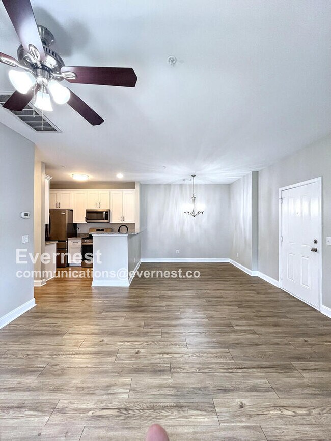 Foto del edificio - 2 Bed & 1 Bath Condo in Nashville! Coming Soon!