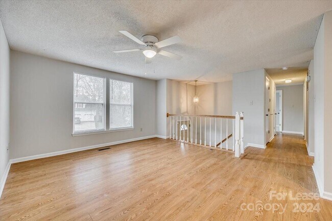Building Photo - 10715 Derry Dr