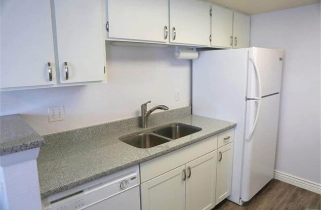 Building Photo - 14434 E Colorado Dr