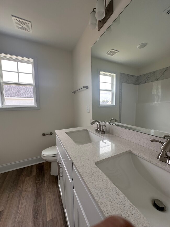 Building Photo - 341 Edwinstowe Ave