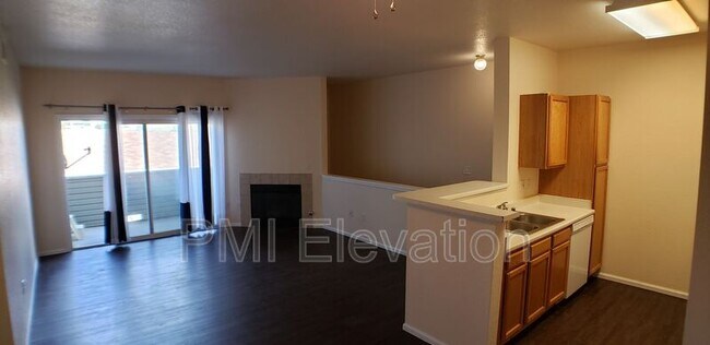 Building Photo - 911 S Zeno Way