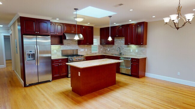 Building Photo - OUTER SUNSET - 3 Bedroom/ 2 Bathroom Flat