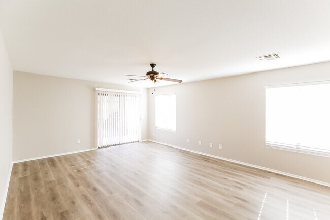 Foto del edificio - 8156 W Hammond Ln