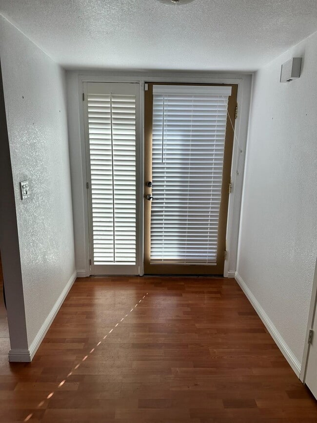 Building Photo - Fabulous condominium home on 6th Fairway o...