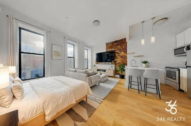 West 121st Street - West 121st Street Apartment