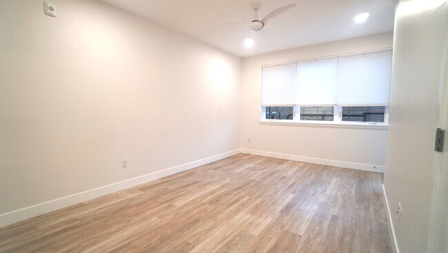 Foto del edificio - 3261 Airport Rd
