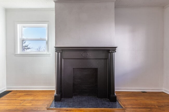 Building Photo - Available Now - Completely Renovated House...