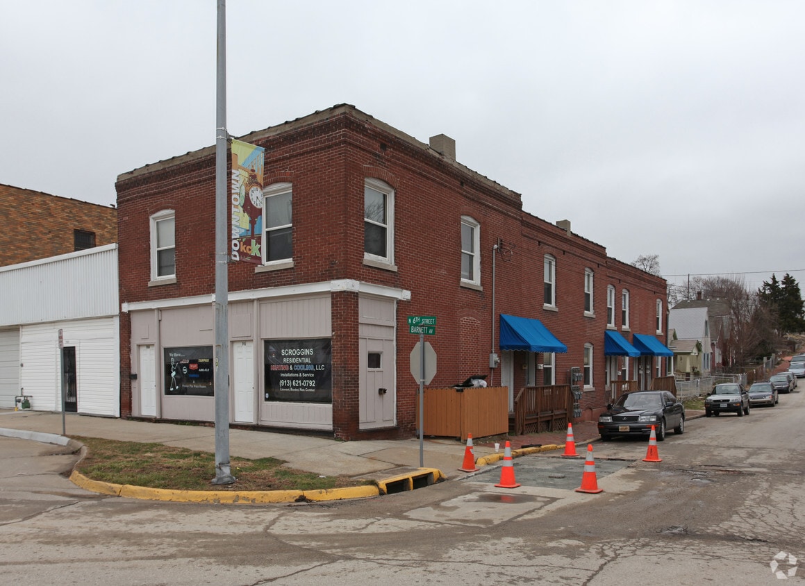 Building Photo - 701-703 N 6th St