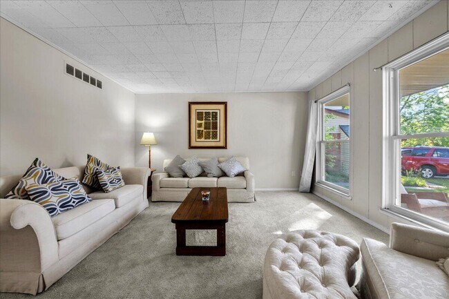 Foto del edificio - 6155 Porteridge Ln
