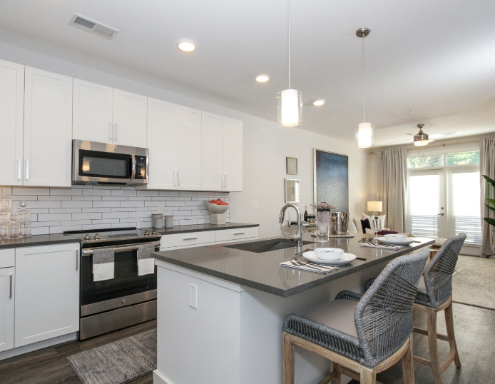 Foto principal - 901 Abernathy Rd NE