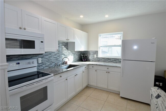 Foto del edificio - 3125 Barrett Ave