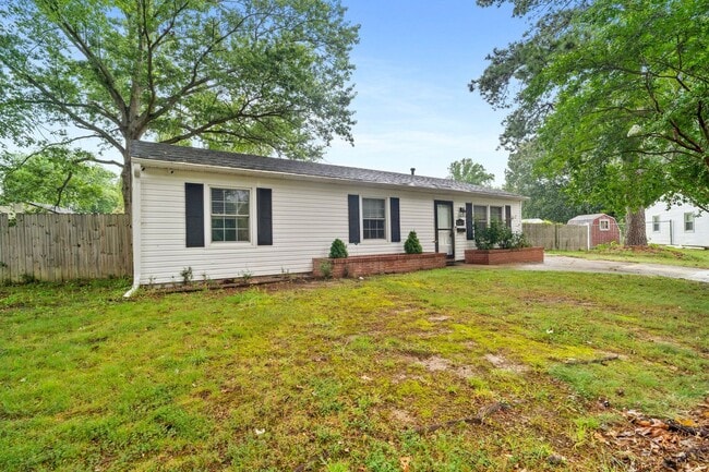 Building Photo - Newport News Rancher 3 BR 2 BA Culd-de-sac