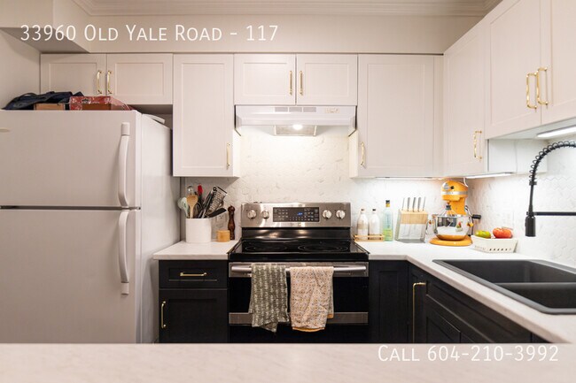 Building Photo - Updated Condo in Downtown Abbotsford