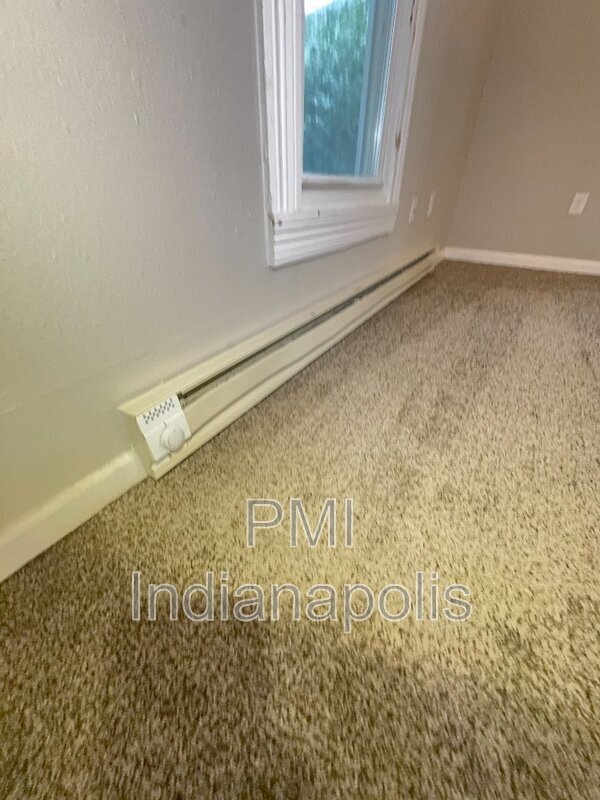 Building Photo - 520 1/2 Ruddle Ave Anderson