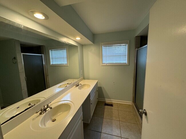 Foto del edificio - Nice 3 bedroom 2 bathroom home in West Lit...