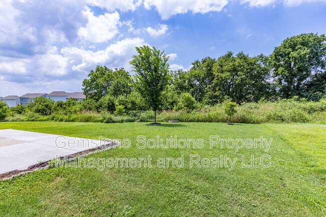Building Photo - 2057 Westchester Dr