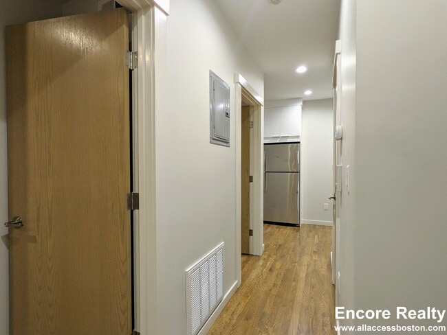 Building Photo - 2 Belvedere Pl. Unit 3