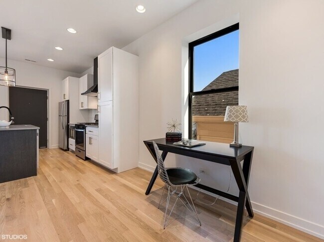 Foto del edificio - 1244 W Huron St
