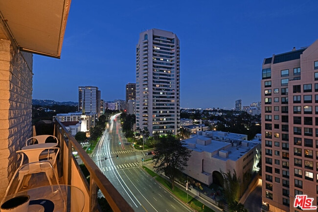 Building Photo - 10535 Wilshire Blvd