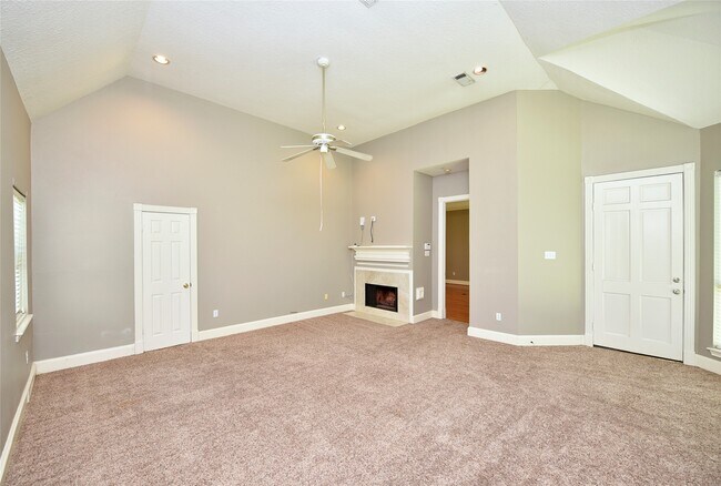 Foto del edificio - 5830 Hornwood Dr