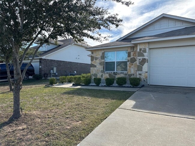 Building Photo - 316 Pack Horse Dr