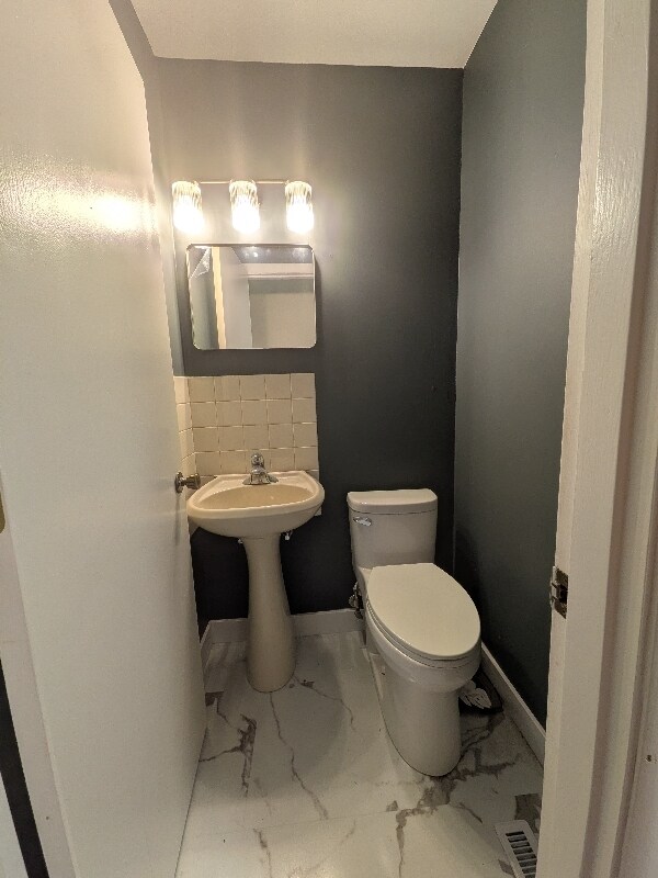 Foto del edificio - 3925 18th Ave NW