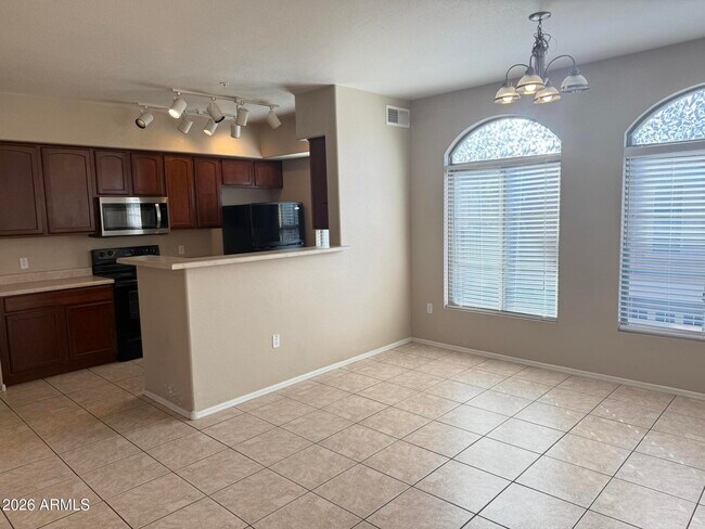 Foto del edificio - 16825 N 14th St