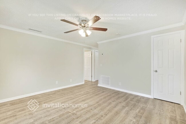 Building Photo - 428 La Paz Pl