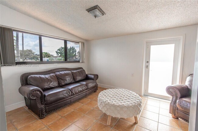 Foto del edificio - 4420 SW 114th Ct