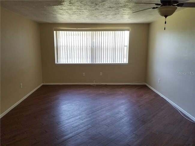 Building Photo - 2531 Almond Dr