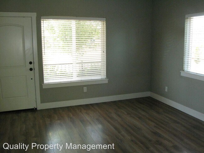 Foto del edificio - 516-516 Gray Ct