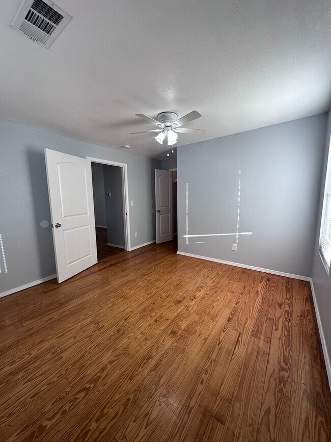 Foto del edificio - Large Canyon Home