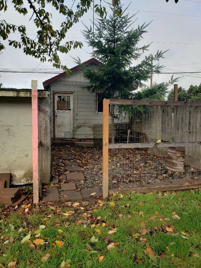 Building Photo - STATUS: AVAILABLE  | R93H | $1695