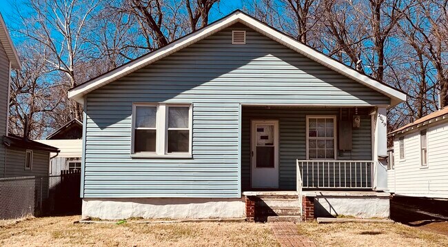 Foto del edificio - 2029 N Boonville Ave