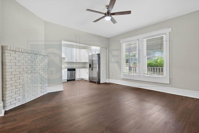 Building Photo - Entire Flat Available in Earlewood