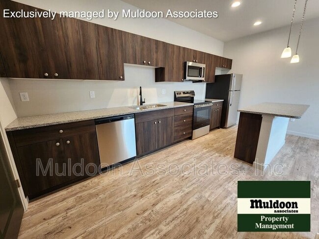 Foto del edificio - 896 S Harmony Dr