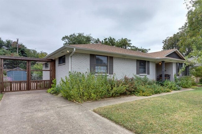 Building Photo - 8460 Sweetwater Dr
