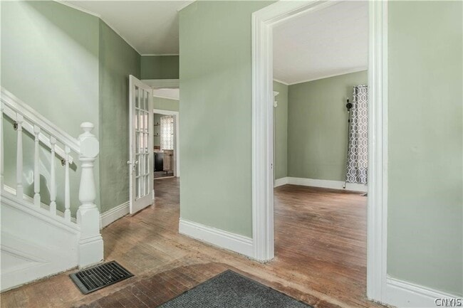 Building Photo - 363 Brainard St