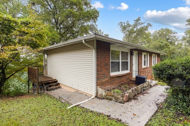 Photo - 2347 Sylvania Ave SE House