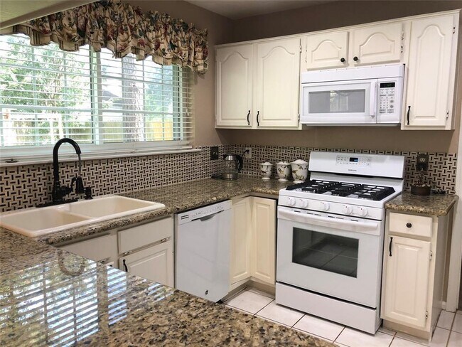 Building Photo - 806 Island Meadow Ct